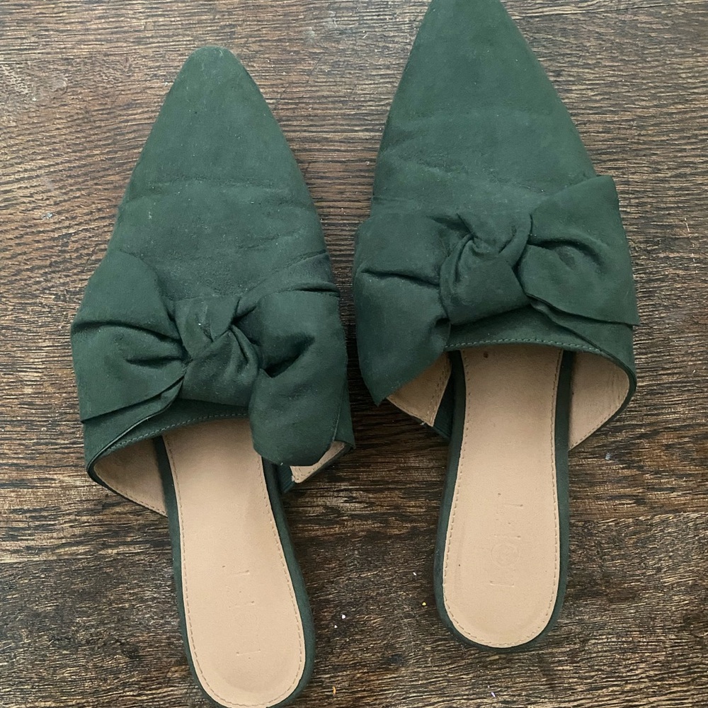 Crown & Ivy Dark Green Bow Mules